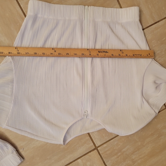 ALO Micro Plisse Jacket White - Picture 7 of 8